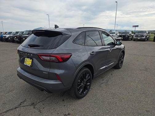 2025 Ford Escape ST-Line Elite