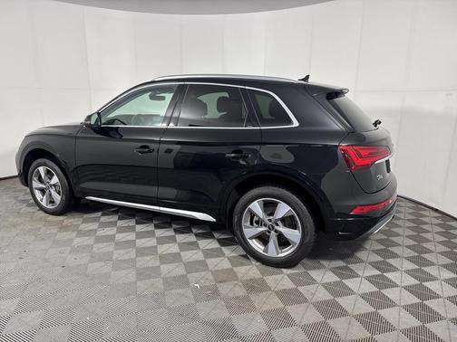 2023 Audi Q5 40 Premium Plus