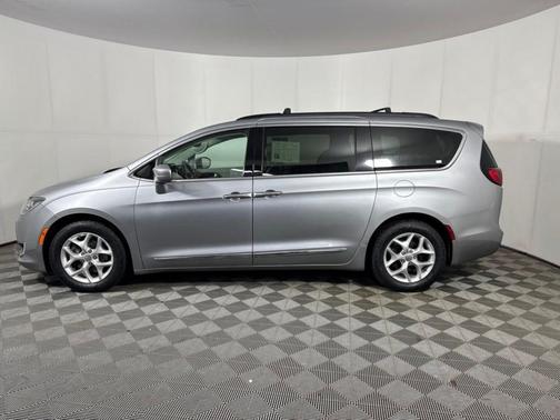 Billet Silver Metallic 2017 Chrysler Pacifica Touring-L