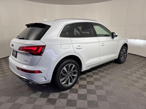 2023 Audi Q5 45 S line Premium Plus