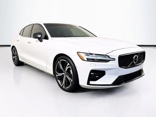 Crystal White Metallic 2024 Volvo S60 B5 Ultimate Dark Theme