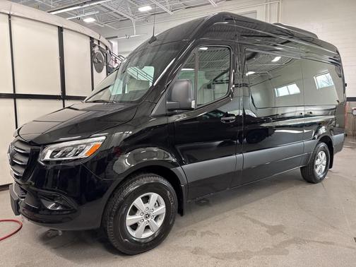 2025 Mercedes-Benz Sprinter 2500 144 WB Standard Roof Passenger