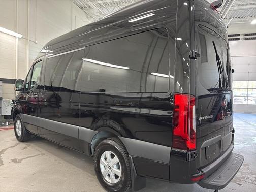 2025 Mercedes-Benz Sprinter 2500 144 WB Standard Roof Passenger