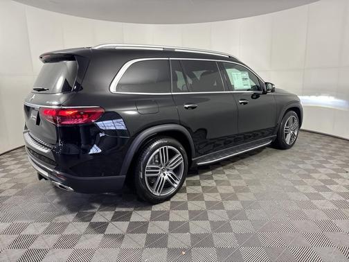 2026 Mercedes-Benz GLS 450 4MATIC