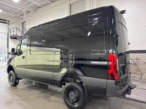2025 Mercedes-Benz Sprinter 2500