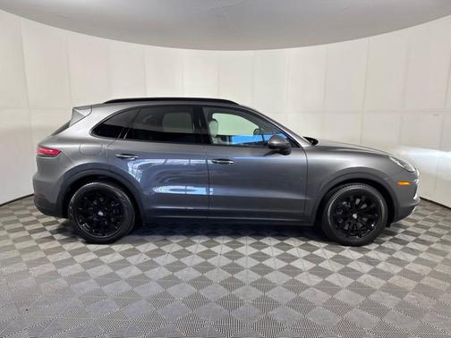 Quartzite Grey Metallic 2023 Porsche Cayenne Base