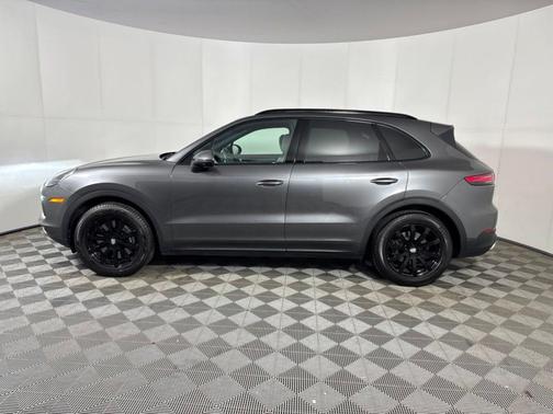 Quartzite Grey Metallic 2023 Porsche Cayenne Base