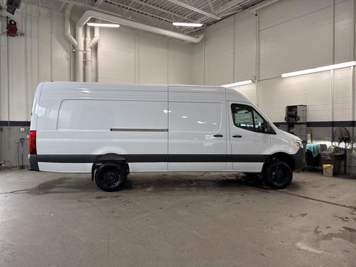 2026 Mercedes-Benz Sprinter 2500 170 WB High Roof Extended Cargo