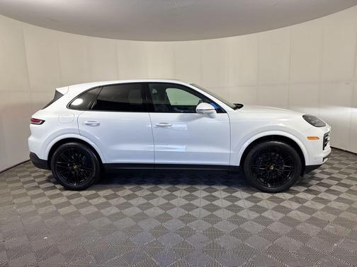 2024 Porsche Cayenne Base