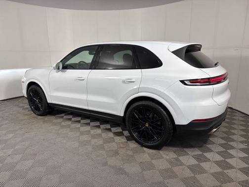2024 Porsche Cayenne Base