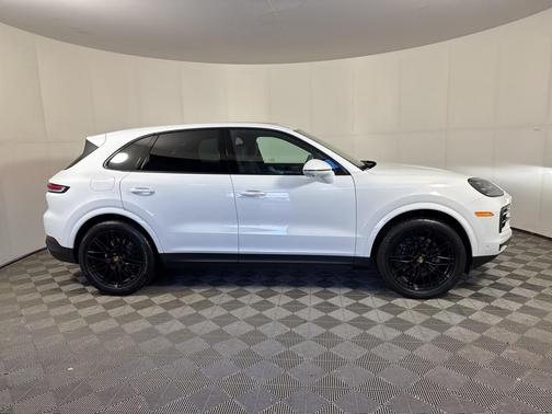 2024 Porsche Cayenne Base