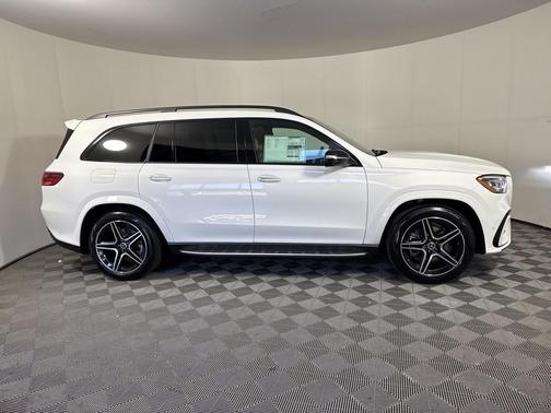 2025 Mercedes-Benz GLS 450 4MATIC
