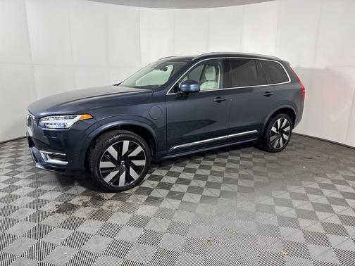 2023 Volvo XC90 Recharge Plug-In Hybrid T8 Ultimate Bright Theme 7-Seater