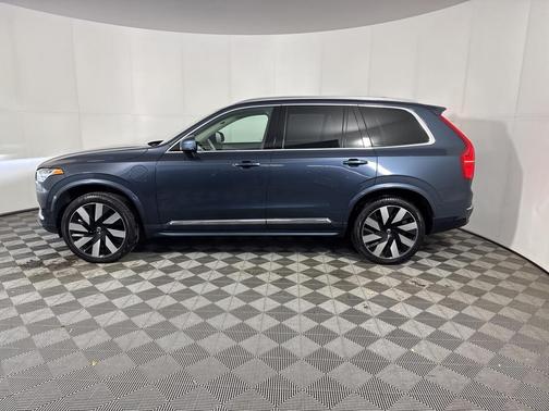 2023 Volvo XC90 Recharge Plug-In Hybrid T8 Ultimate Bright Theme 7-Seater