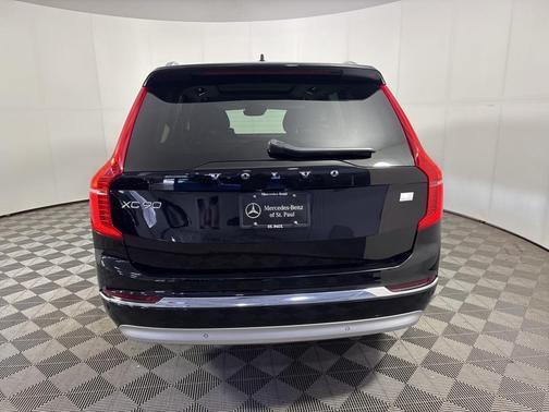 2022 Volvo XC90 Recharge Plug-In Hybrid T8 Inscription 6 Passenger