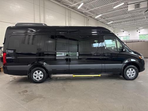 2025 Mercedes-Benz Sprinter 2500 High Roof