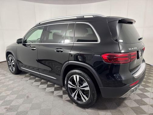 Midnight Black 2025 Mercedes-Benz GLB 250 Base 4MATIC