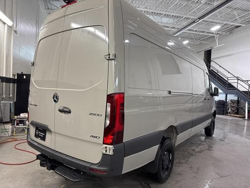 2026 Mercedes-Benz Sprinter 2500 High Roof