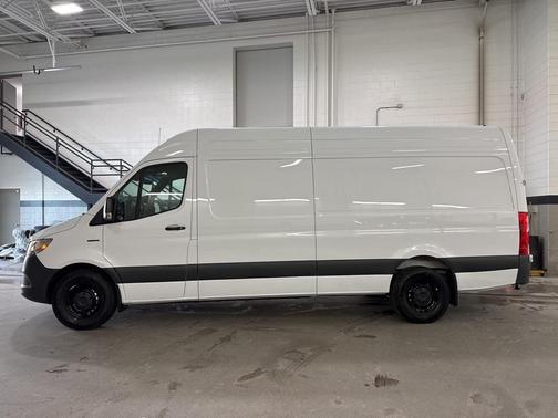 2024 Mercedes-Benz eSprinter 2500 170 WB High Roof Cargo
