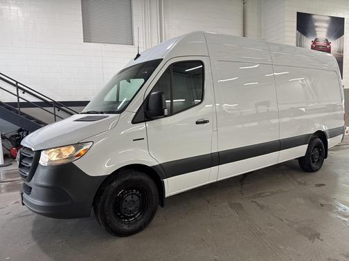 2024 Mercedes-Benz eSprinter 2500 170 WB High Roof Cargo
