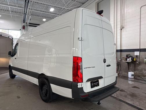 2024 Mercedes-Benz eSprinter 2500 170 WB High Roof Cargo