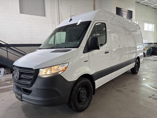 2024 Mercedes-Benz eSprinter 2500 170 WB High Roof Cargo