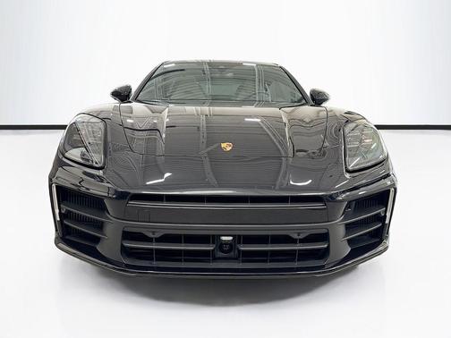 Jet Black Metallic 2025 Porsche Panamera 4