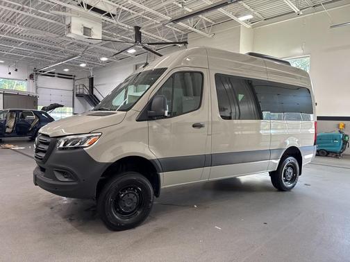 2025 Mercedes-Benz Sprinter 2500 144 WB Standard Roof Passenger
