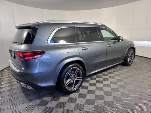 2025 Mercedes-Benz GLS 450 4MATIC