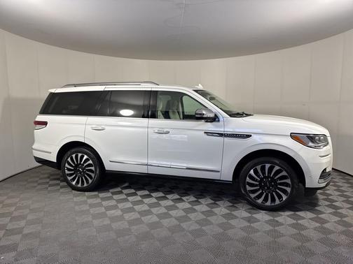 2024 Lincoln Navigator Black Label