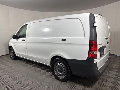 2016 Mercedes-Benz Metris Base
