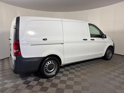 2016 Mercedes-Benz Metris Base
