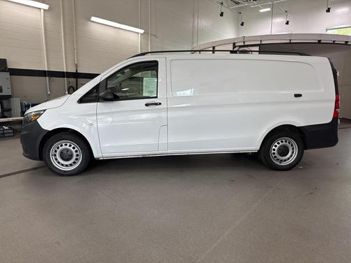 2022 Mercedes-Benz Metris Base