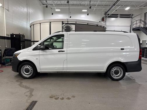 2022 Mercedes-Benz Metris Base
