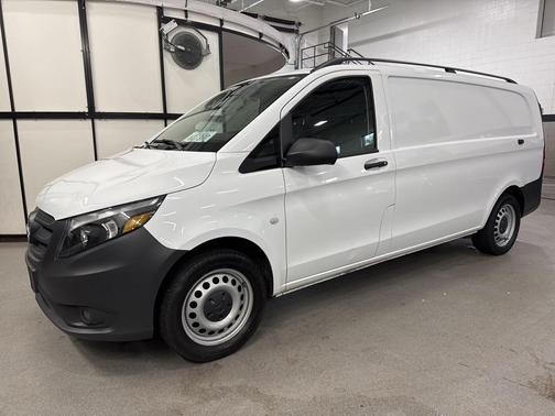 2022 Mercedes-Benz Metris Base