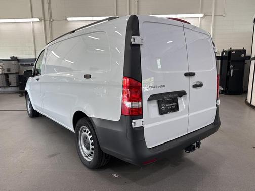 2022 Mercedes-Benz Metris Base