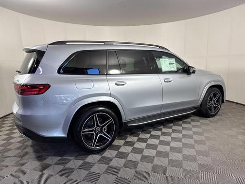 2026 Mercedes-Benz GLS 450 