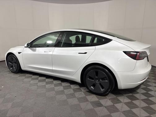 2022 Tesla Model 3 Base