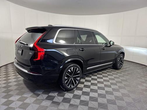 Onyx Black Metallic 2025 Volvo XC90 B6 Plus 7-Seater