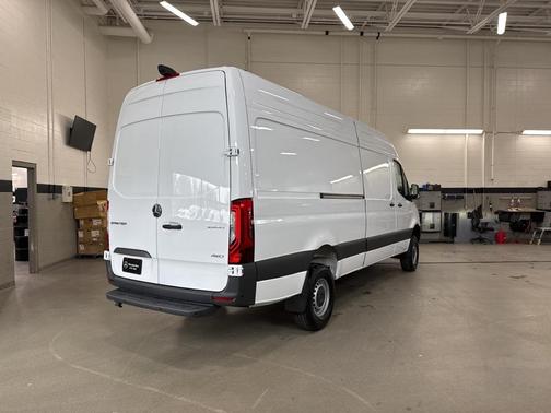 2025 Mercedes-Benz Sprinter 2500