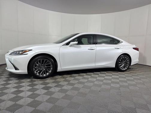 White Pearl 2024 Lexus ES 350 Luxury