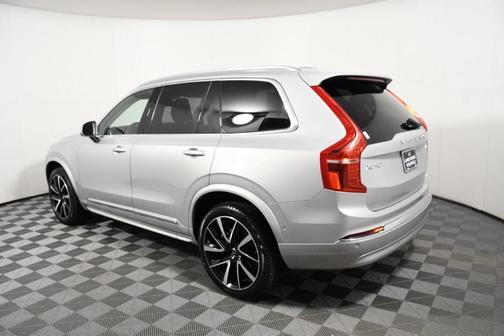 2024 Volvo XC90 B5 Plus Bright Theme