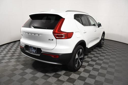 2025 Volvo XC40 B5 Plus Bright Theme