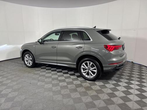 2022 Audi Q3 45 S line Premium