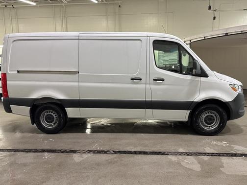 2025 Mercedes-Benz Sprinter 2500