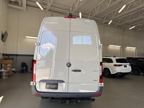 2025 Mercedes-Benz Sprinter 2500