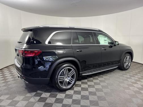 2026 Mercedes-Benz GLS 450 