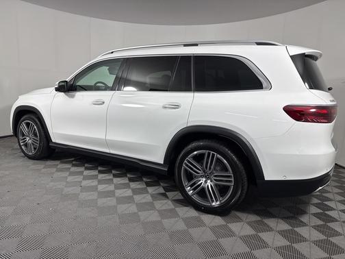 2025 Mercedes-Benz GLS 450 4MATIC