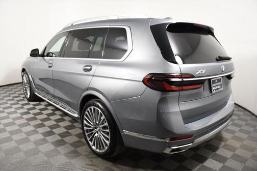 Skyscraper Gray Metallic 2024 BMW X7 xDrive40i