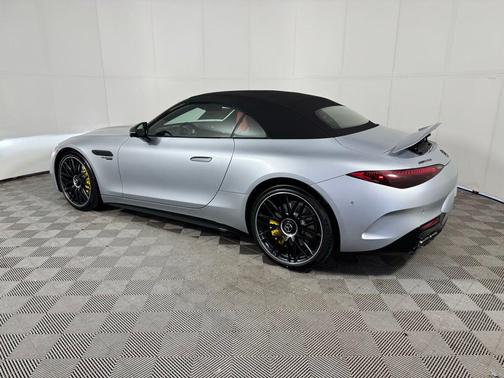 2026 Mercedes-Benz AMG SL 63 Base